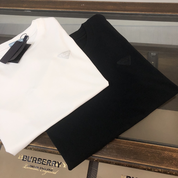 ブランドTシャツ背面デザイン